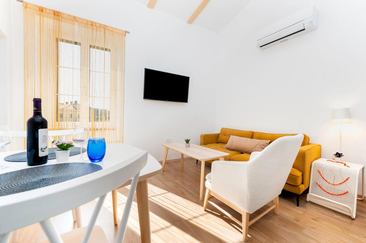 City Comfort Apartments Rovinj Exteriör bild